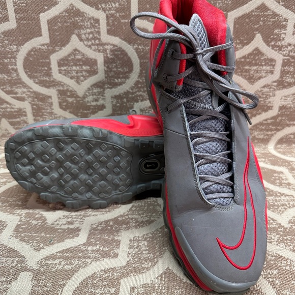 Nike Air Max Flyposite
Cool Grey Hyper Red - Picture 3 of 4
